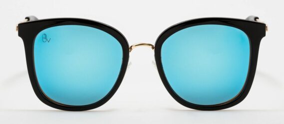 Gafas de sol con cristal azulado